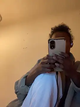    Hannah    online show from 12/01/25, 10:04