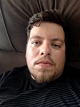 Snapshot of Leoon98 chatting on 01/19/26, 03:27 Leoon98 online show from 01/19/26, 03:27