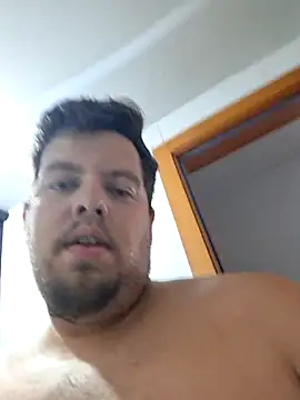 Snapshot of Leoon98 chatting on 03/03/26, 04:02 Leoon98 online show from 03/03/26, 04:02