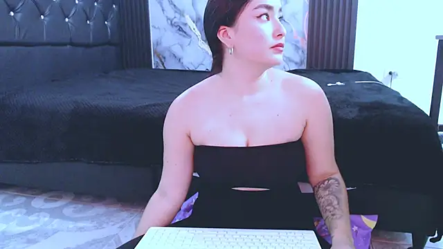 Snapshot of NoaLeon21 chatting on 02/22/26, 05:55 NoaLeon21 online show from 02/22/26, 05:55