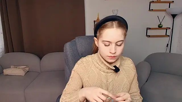 FairrryBluuum online show from 12/01/25, 10:31