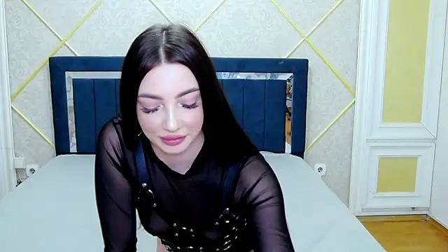 SaraElisse online show from 11/26/25, 08:21