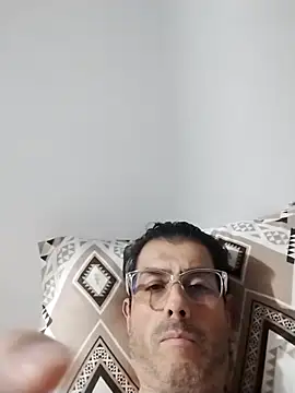 Snapshot of Fuegosutil chatting on 11/27/25, 04:58 Fuegosutil online show from 11/27/25, 04:58