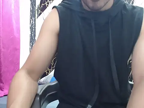 Snapshot of simonm667 chatting on 05/17/26, 09:00 simonm667 online show from 05/17/26, 09:00