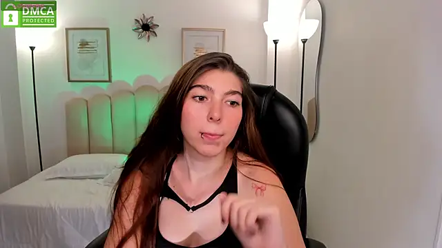 valeryn darter online show from 12/03/25, 08:40