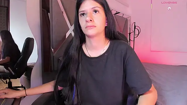 ZafiraNavarro online show from 12/21/25, 11:56