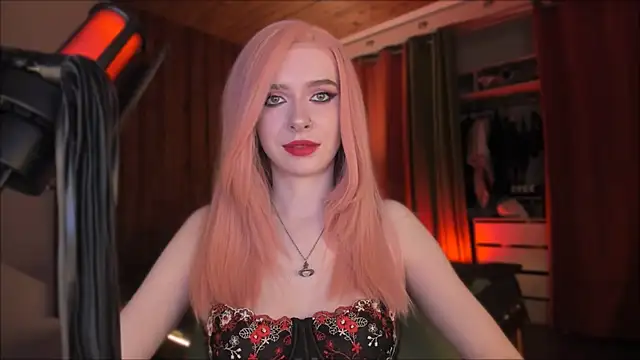 Snapshot of Mistress_Iris chatting on 11/30/25, 05:28 Mistress Iris online show from 11/30/25, 05:28