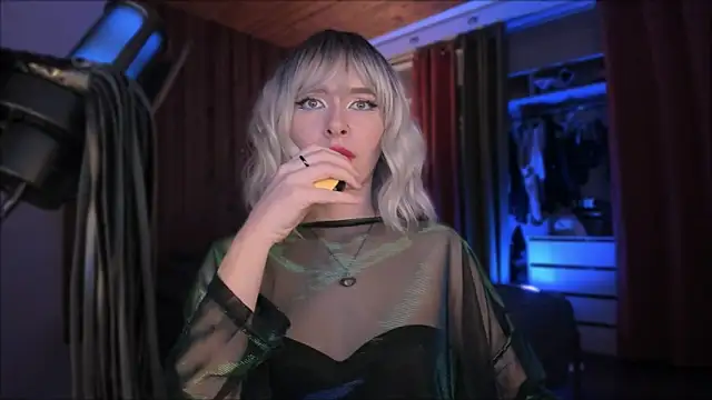 Mistress Iris online show from 12/15/25, 10:47