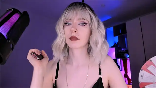 Mistress Iris online show from 07/26/26, 04:47