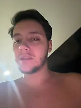 Snapshot of RicoValen chatting on 02/18/26, 01:45 RicoValen online show from 02/18/26, 01:45