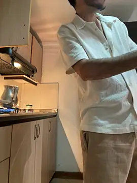 Snapshot of RicoValen chatting on 02/24/26, 11:14 RicoValen online show from 02/24/26, 11:14