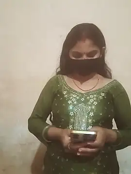 Pooja bhabhi00 online show from 12/21/25, 06:20