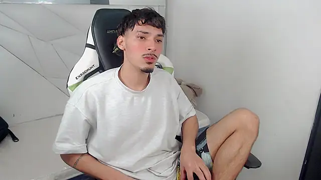 Yankeee  online show from 11/26/25, 04:13