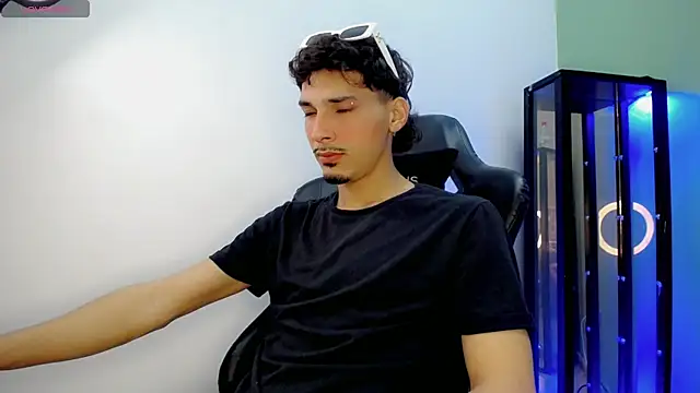 Yankeee  online show from 12/02/25, 03:56