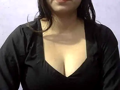 Snapshot of Sexyi_Alysha chatting on 05/07/26, 05:46 Sexyi Alysha online show from 05/07/26, 05:46