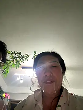 Snapshot of 22xiaopingguo chatting on 11/28/25, 06:21 22xiaopingguo online show from 11/28/25, 06:21