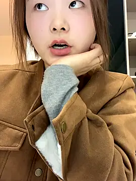 Snapshot of DMG-41 chatting on 11/30/25, 06:17 DMG-41 online show from 11/30/25, 06:17