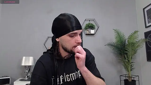 Snapshot of KaneHunter chatting on 04/18/26, 07:07 KaneHunter online show from 04/18/26, 07:07