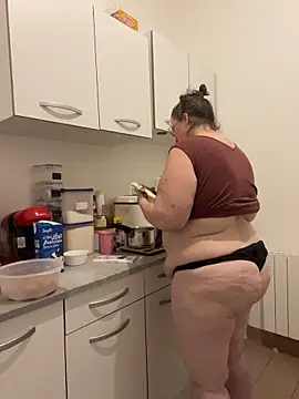 bea french curvy online show from 03/12/26, 08:59