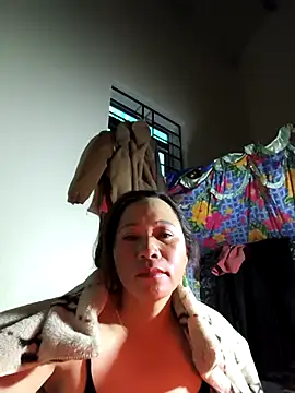 Let-zo online show from 11/28/25, 11:29