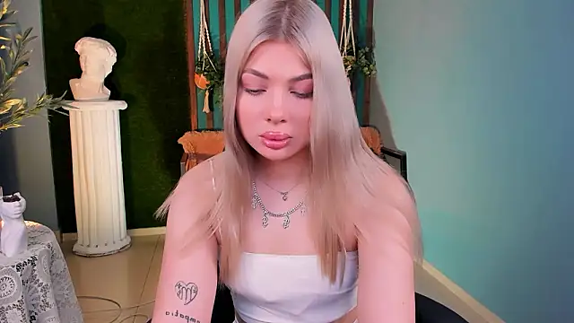 HyileyClark online show from 02/03/26, 09:14