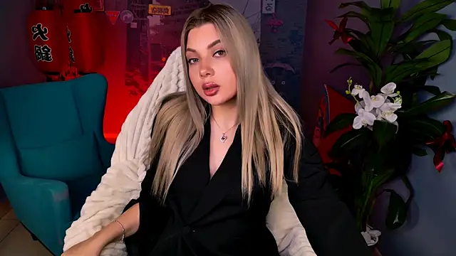 HyileyClark online show from 04/07/26, 07:42