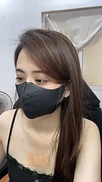 Snapshot of Lunamoon68 chatting on 04/12/26, 05:45 Lunamoon68 online show from 04/12/26, 05:45