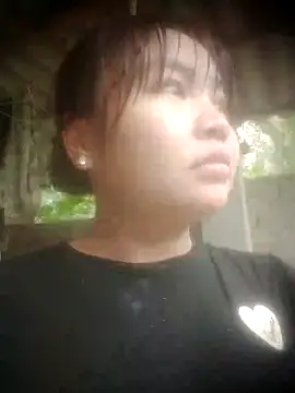 Snapshot of hayleex- chatting on 12/04/25, 03:49 hayleex- online show from 12/04/25, 03:49