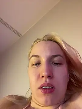 AmyAtlass online show from 12/19/25, 08:10