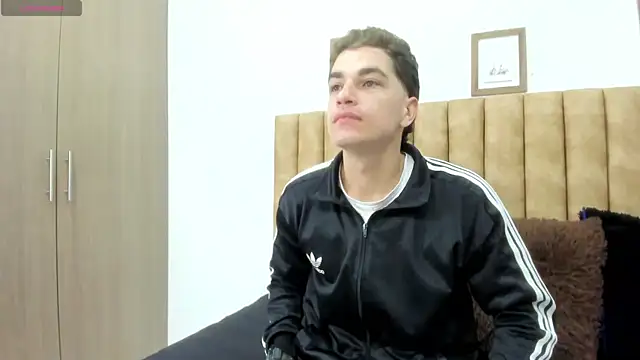 Snapshot of AUSTIN-PRRR chatting on 12/01/25, 01:38 AUSTIN-PRRR online show from 12/01/25, 01:38