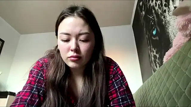 CurietHana1 online show from 12/22/25, 03:36