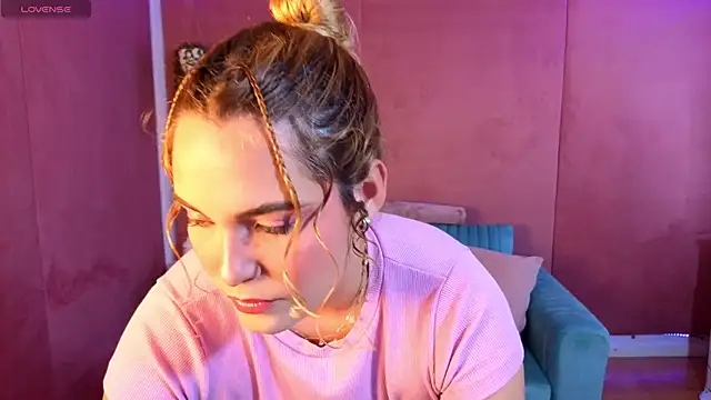 AdharaWo online show from 03/25/26, 12:27