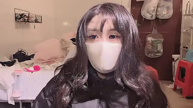 Snapshot of LT-333 chatting on 11/30/25, 08:51 LT-333 online show from 11/30/25, 08:51