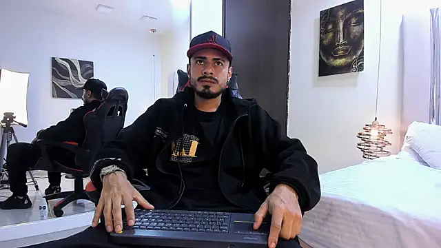 MatthewCullen online show from 04/12/26, 01:54