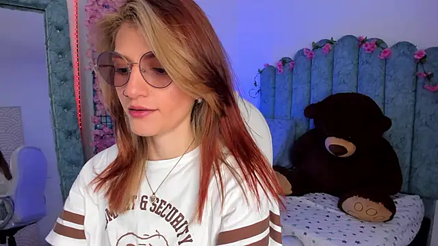 Ash 20  online show from 11/29/25, 02:09