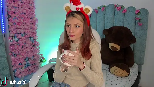 Ash 20  online show from 12/18/25, 02:34