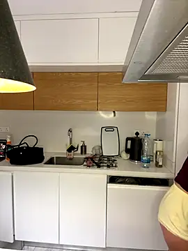 madlynginger online show from 12/20/25, 05:31