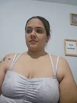 Snapshot of LoreinnFox chatting on 04/28/26, 04:06 LoreinnFox online show from 04/28/26, 04:06