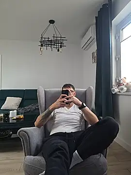 Snapshot of martme69 chatting on 12/19/25, 08:54 martme69 online show from 12/19/25, 08:54