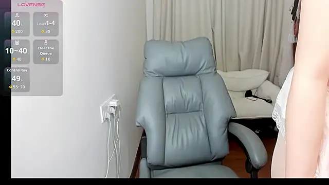 linlinjiang33 online show from 04/06/26, 05:52