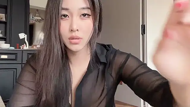 Snapshot of Celestisse- chatting on 02/04/26, 07:25 Celestisse- online show from 02/04/26, 07:25