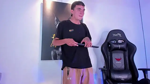 Snapshot of m0ntana777 chatting on 11/29/25, 09:29 m0ntana777 online show from 11/29/25, 09:29