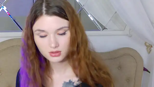 Snapshot of CrystalBrooks chatting on 11/30/25, 04:55 CrystalBrooks online show from 11/30/25, 04:55