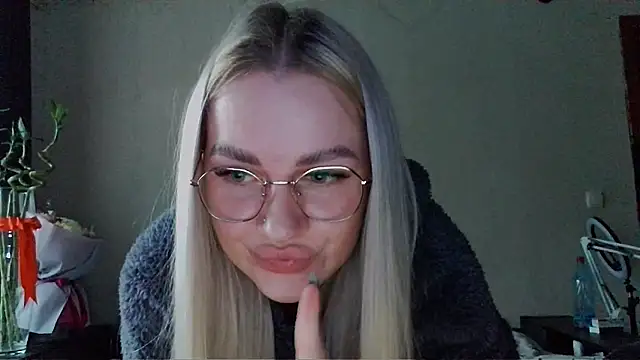 Whitehex666 online show from 12/20/25, 10:11