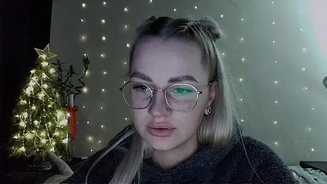 Whitehex666 online show from 12/22/25, 05:10