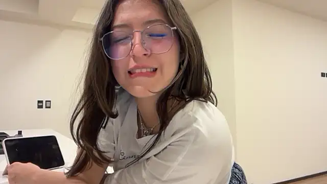 Alicatcua  online show from 06/23/26, 01:58