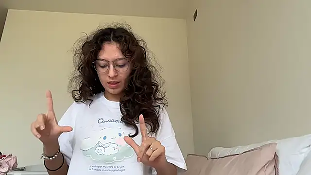 Alicatcua  online show from 07/05/26, 07:10