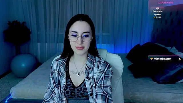 Miss  Linn online show from 12/04/25, 01:31