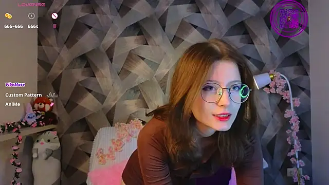 Snapshot of MonnaNoir chatting on 11/29/25, 04:32 MonnaNoir online show from 11/29/25, 04:32