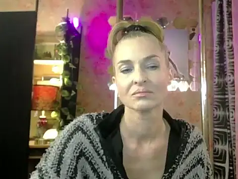 Snapshot of Soniakiss chatting on 05/17/26, 01:40 Soniakiss online show from 05/17/26, 01:40